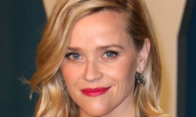 Reese Witherspoon drives fans wild with ageless throwback photo - hellomagazine.com - Washington