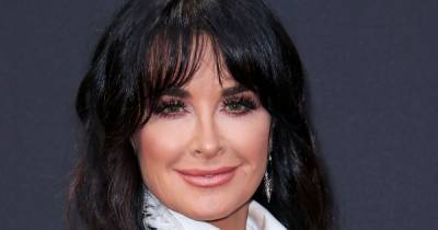 Kyle Richards Claims Her Stolen Ring Is in a Photo Diane Keaton Shared of Psychic’s Hand - www.usmagazine.com