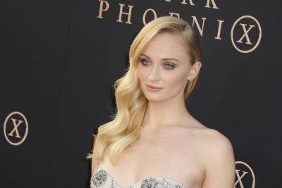 New mom Sophie Turner shares private pregnancy photos - www.hollywood.com