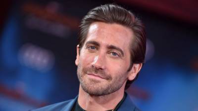 Jake Gyllenhaal Knows ‘All Too Well’ Why Taylor Swift Fans Are Trolling His Instagram - stylecaster.com