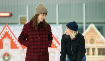 Get Your First Look at Kristen Stewart's Upcoming Gay Christmas Rom-Com, 'Happiest Season' - www.justjared.com - county Davis - county Stewart