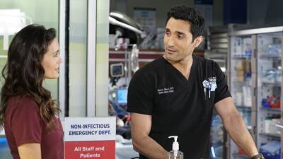 'Chicago Med': Natalie and Crockett Are 'Faced With a Decision' About Their Romance, EPs Say (Exclusive) - www.etonline.com - Chicago