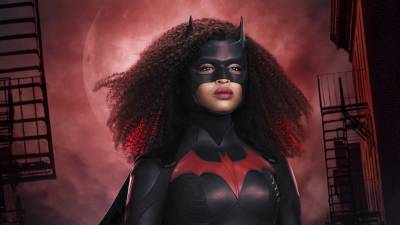 Javicia Leslie on Taking Over Batwoman as a 'Completely Different Character' (Exclusive) - www.etonline.com