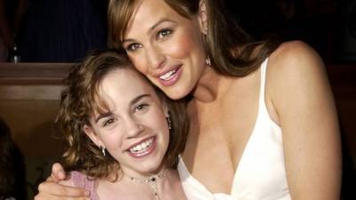 '13 Going on 30' Star Christa B. Allen Recreates Jennifer Garner's Film Look and It's Identical - www.etonline.com
