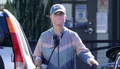 Katy Perry Shows Off Her 'Mama' Pride While Running Errands - www.justjared.com - USA - Santa Barbara