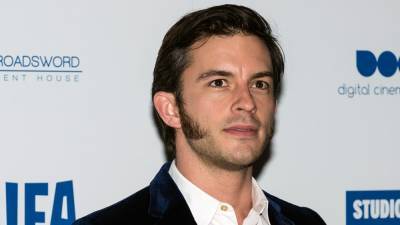 Jonathan Bailey Talks 'Bridgerton,' Kate Sheffield and a 'Sexier' Season 2 (Exclusive) - www.etonline.com - Britain