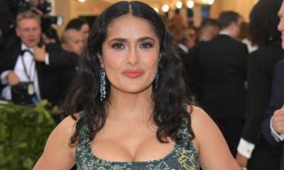 Salma Hayek's curves in hot-pink corset leave fans lost for words - hellomagazine.com