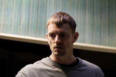 Joel Kinnaman Talks ‘Brothers By Blood,’ ‘The Suicide Squad’ & How He’d Do ‘RoboCop’ Differently Today [The Playlist Podcast] - theplaylist.net
