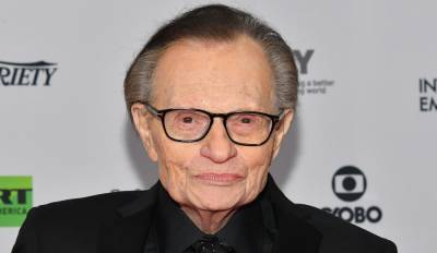 Larry King Passes Away at 87 After Battle with COVID-19 - www.justjared.com - Los Angeles