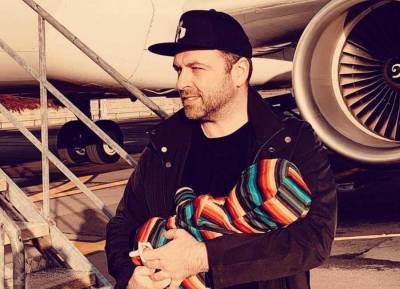 WATCH: Mark Feehily’s daughter learns how to say ‘snow’ to the delight of her dads - evoke.ie