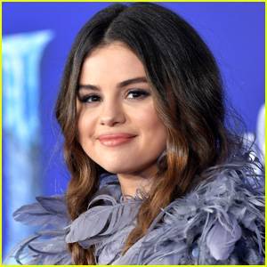Selena Gomez Reveals her Two Favorite Scents - Find Out Where to Buy The Candles! - www.justjared.com