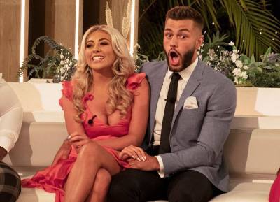 Love Island going ahead with WAY more contestants involved - evoke.ie - Britain - county Love