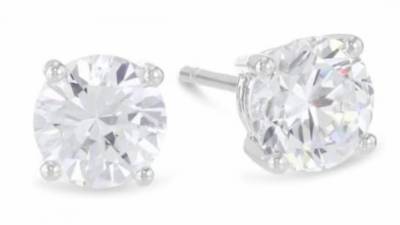 Amazon's New Year, New You Deals: Shop 1 Carat Diamond Earrings Under $600 - www.etonline.com - USA