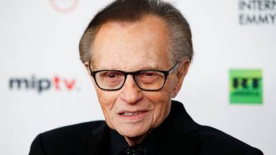 Larry King, hospitalized with COVID, moved out of ICU - abcnews.go.com - Los Angeles - Los Angeles