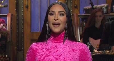 Kim Kardashian Jokes About O.J. Simpson, Plastic Surgery, & Her Divorce in 'Saturday Night Live' Monologue - Watch Now! - www.justjared.com