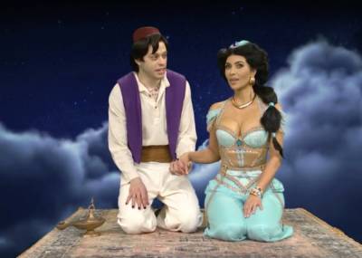 ‘SNL’: Kim Kardashian Kisses Pete Davidson In ‘Aladdin’ Sketch & Twitter Reacts - etcanada.com - county Davidson