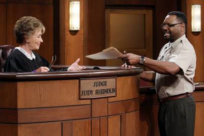 Judge Judy’s bailiff of 25 years claims he was ‘priced out’ of her new show - nypost.com