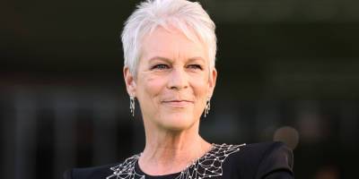Jamie Lee Curtis Dresses Up As Her Mom Janet Leigh For 'Halloween Kills' Premiere! - www.justjared.com - Los Angeles