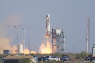William Shatner’s Spaceflight On Blue Origin Capsule Lands Safely - etcanada.com - Texas