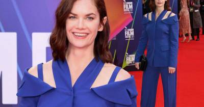 Ruth Wilson channels sartorial chic at The Lost Daughter premiere - www.msn.com