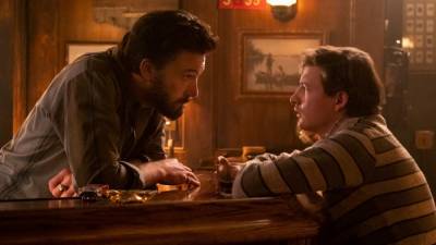 ‘The Tender Bar’: Ben Affleck Is a Charming Bartender in First Trailer for George Clooney Dramedy - thewrap.com