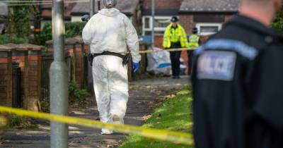Murder investigation launched as man dies after 'disturbance' in Oldham street - www.manchestereveningnews.co.uk - France - county Oldham