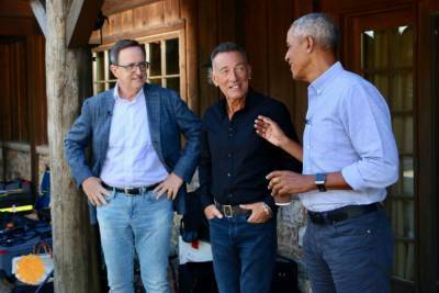 Barack Obama And Bruce Springsteen Talk Being ‘Renegades’ And Podcasting Together - etcanada.com - USA