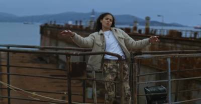 Watch the video for GENER8ION and 070 Shake’s new song “Neo Surf” - www.thefader.com
