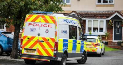 Teenager arrested after man, 25, stabbed in Prestwich - www.manchestereveningnews.co.uk - Manchester