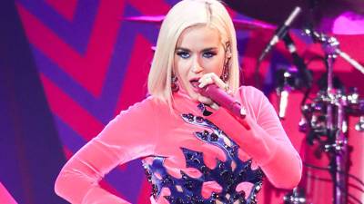 Katy Perry Rocks Cozy Pink Outfit Covers The Beatles In The Gap’s Holiday Ad – Watch - hollywoodlife.com - county Rock
