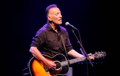 Watch Bruce Springsteen bring solo version of ‘The River’ to ‘Colbert’ - www.nme.com - New York