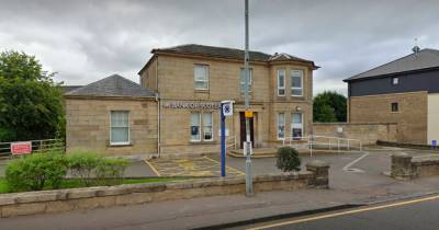 Cops hunt 'violent' thief who robbed man at knifepoint at Scots bank - www.dailyrecord.co.uk - Scotland