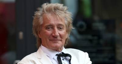 Rod Stewart wows fans with fresh faced photo from younger days - www.dailyrecord.co.uk