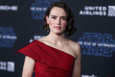 Daisy Ridley To Star In Futuristic Thriller ‘Mind Fall’ With Mathieu Kassovitz Directing Graham Moore Script — Hot AFM Package - deadline.com - county Graham - city Moore, county Graham