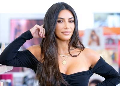 Kim Kardashian sparks romance rumours with Pete Davidson after theme park date - evoke.ie - USA