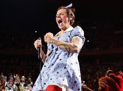 Harry Styles Dresses As Dorothy For ‘Wizard Of Oz’ Cover At NYC ‘Harryween’ Concert - etcanada.com - county Garden - county York - city New York, county Garden
