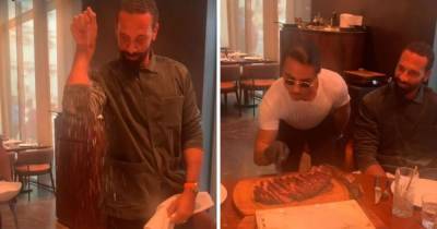 Rio Ferdinand steals the show at Salt Bae's first UK restaurant - and comes away with a branded baby bib - www.manchestereveningnews.co.uk - Britain - Manchester - county New London