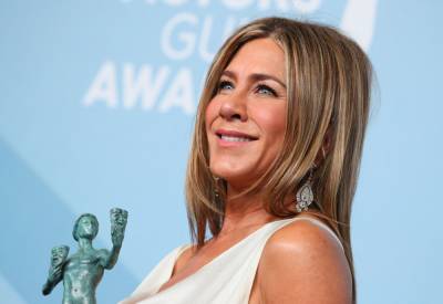 ‘Super Fan’ Jennifer Aniston Celebrates The Foo Fighters On ‘The Morning Show’ Set: I ‘Will Never Forget This Day’ - etcanada.com