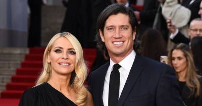Tess Daly and Vernon Kay 'never age' in throwback snap as Corrie star says he's been 'cut off' - www.manchestereveningnews.co.uk - parish Vernon