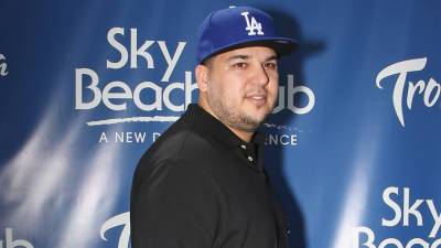 Rob Kardashian makes rare appearance in new photo taken during family outing - www.foxnews.com