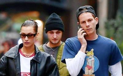 Bella Hadid & Boyfriend Marc Kalman Spotted Hanging Out with Her Brother in NYC - www.justjared.com - New York