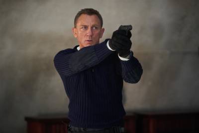 Daniel Craig Reveals What Queen Elizabeth Really Thinks About His Interpretation Of James Bond - etcanada.com