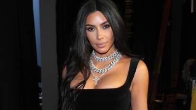 'Saturday Night Live' Shares First Pic of Kim Kardashian at Table Read Ahead of Her Hosting Debut - www.etonline.com