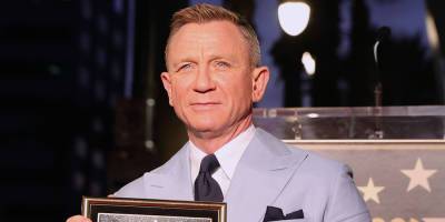 Daniel Craig Honored With Star on Hollywood's Walk of Fame During Nighttime Ceremony - www.justjared.com - Los Angeles