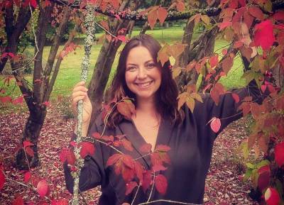 Charlotte Church tried to have third baby under a tree but it didn’t go to plan - evoke.ie - county Powell