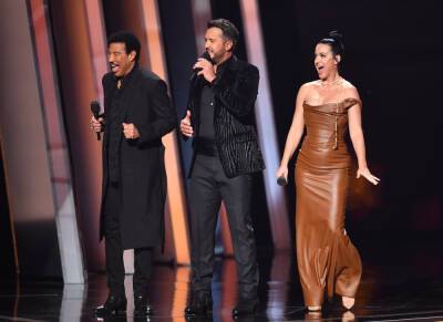 Luke Bryan Kicks Off Hosting 2021 CMA Awards With An ‘American Idol’ Reunion! - etcanada.com - USA - Nashville