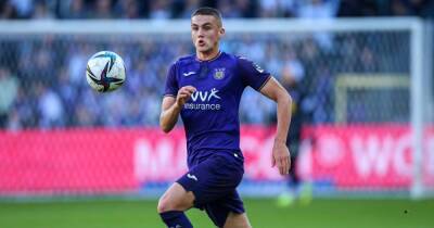 Man City sent a warning as Taylor Harwood-Bellis continues to shine on loan at Anderlecht - www.manchestereveningnews.co.uk - Manchester - Belgium - city Former