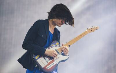 Jonny Greenwood writes new title track for ‘Licorice Pizza’ soundtrack - www.nme.com
