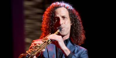 Kenny G Says He Washes His Hair Once Every Three Weeks - www.justjared.com