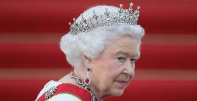 Queen Elizabeth Sprains Back, Misses Public Ceremony - www.justjared.com - Britain
